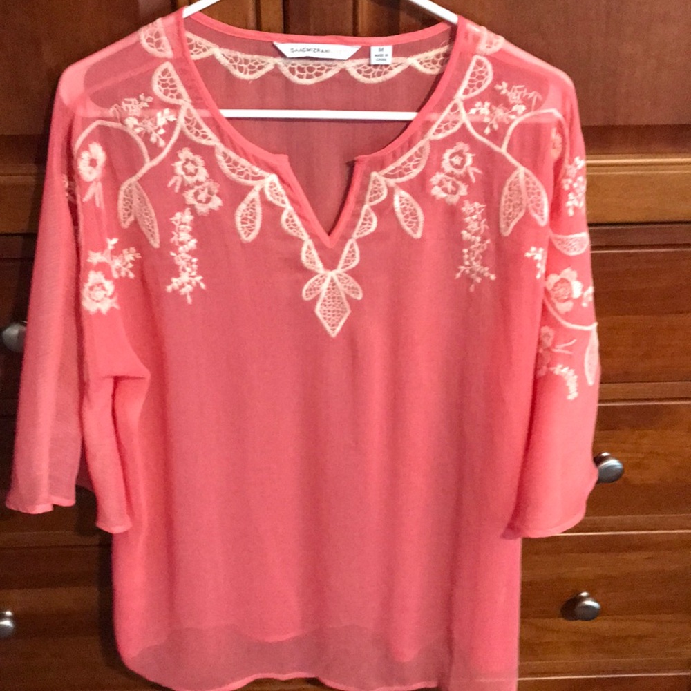 Isaac MIZRAHI peach and white blouse
